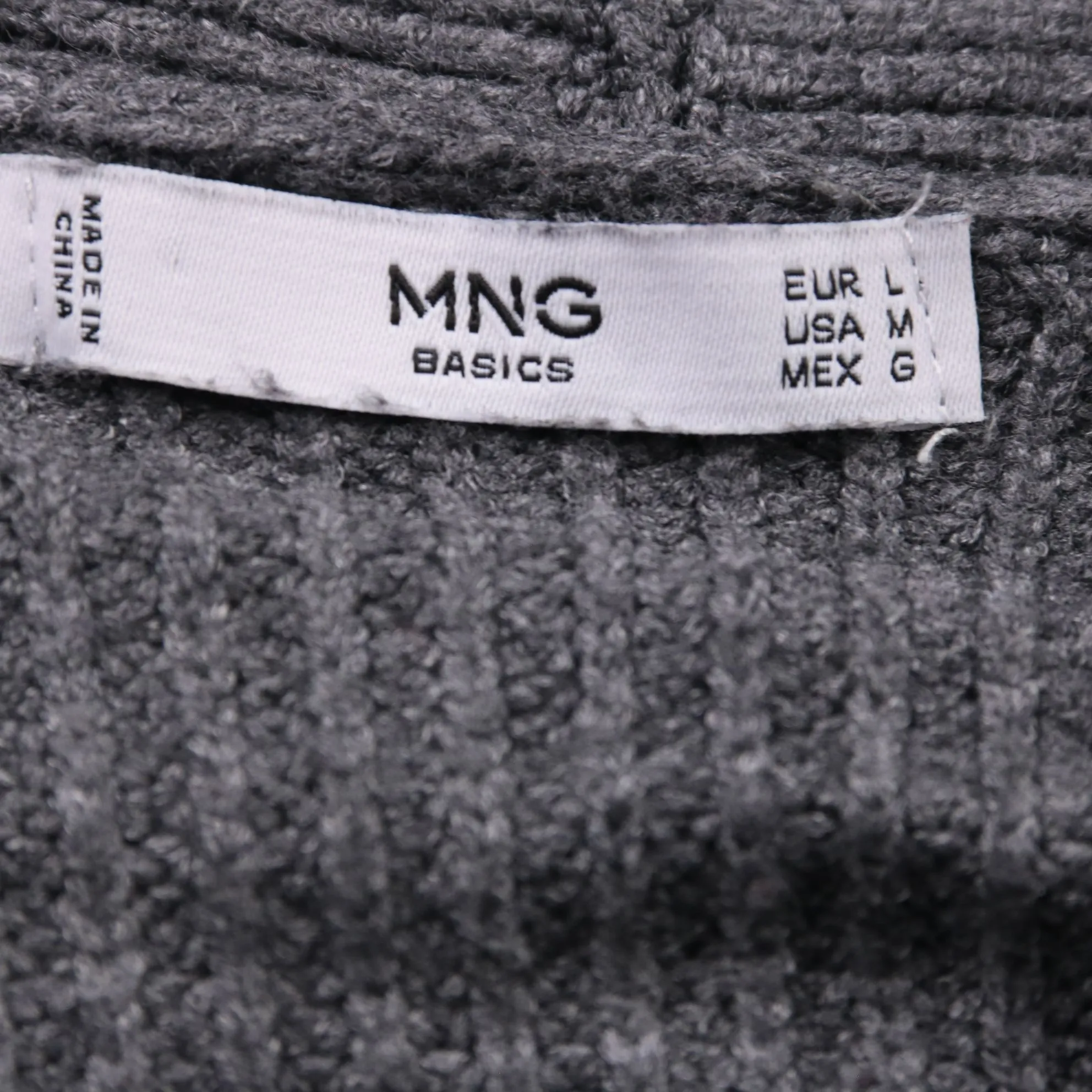 250106444-b