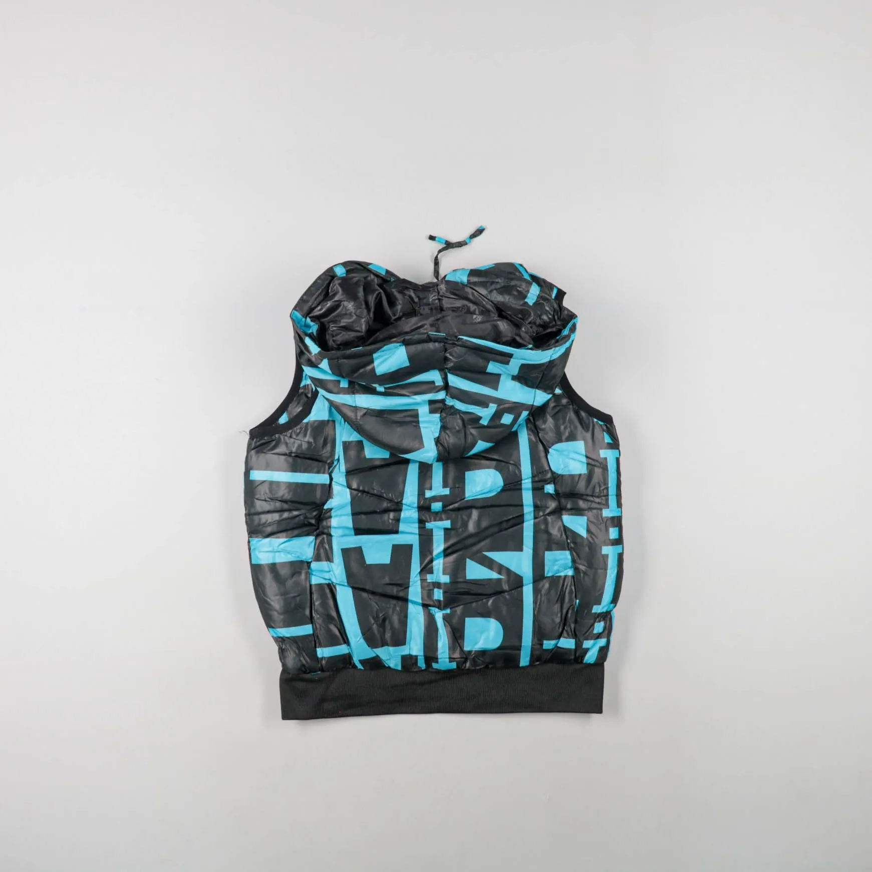 жилет adidas
